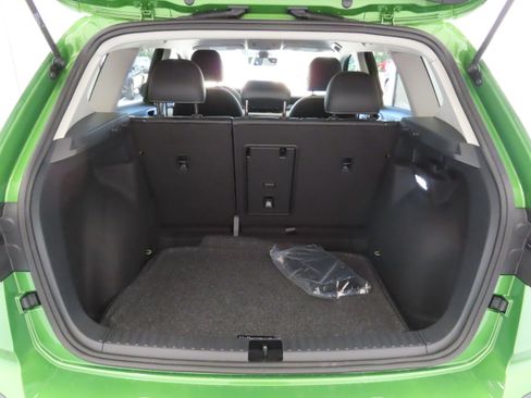 New 2025 Volkswagen Taos SE image 23