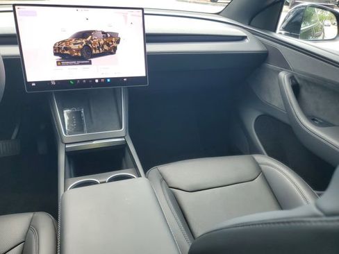Used 2026 Tesla Model Y 2WD image 16