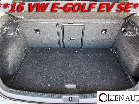 Used 2016 Volkswagen e-Golf SE FWD image 33