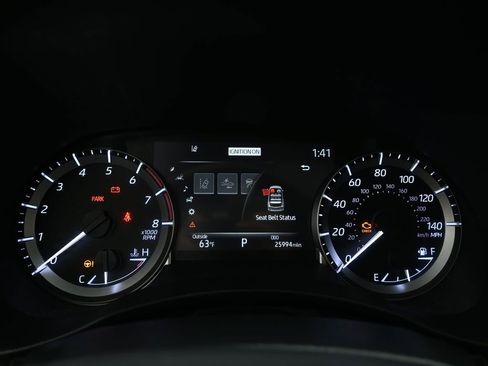 Used 2023 Toyota Highlander XLE image 13