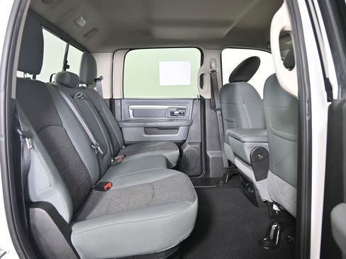 Used 2020 RAM 1500 Classic SLT w/ Luxury Group AWD/4WD image 16