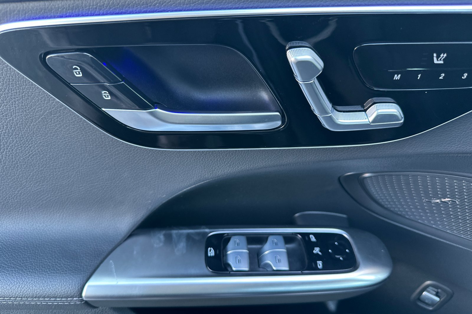 Used 2022 Mercedes-Benz C 300 Sedan image 11