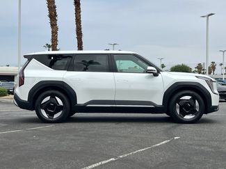 Certified 2024 Kia EV9 Light Long Range RWD video 2