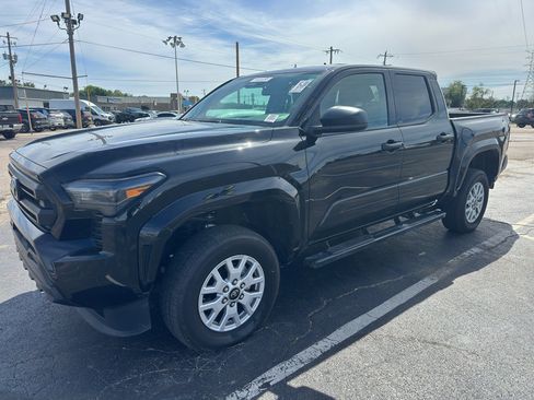 Used 2025 Toyota Tacoma SR RWD image 1