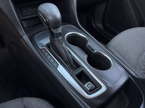 Used 2023 Chevrolet Equinox LT FWD image 18