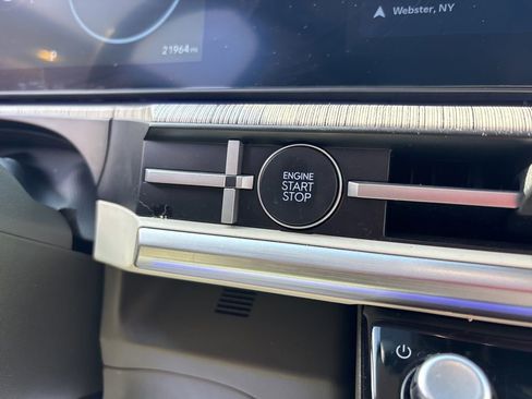 Used 2024 Hyundai Santa Fe Calligraphy FWD image 24