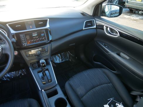 Used 2019 Nissan Sentra SV image 11
