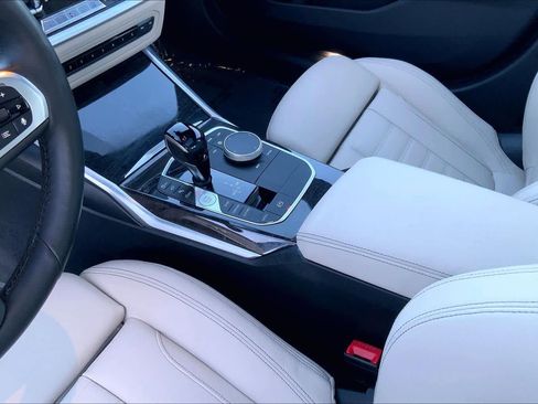 Used 2019 BMW 330i xDrive Sedan w/ M Sport Package image 17