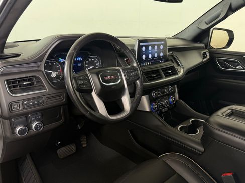 Used 2021 GMC Yukon XL SLT RWD image 4