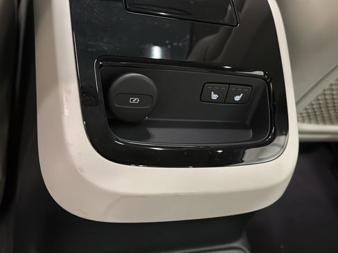 Certified 2024 Volvo S60 T8 Ultimate image 29