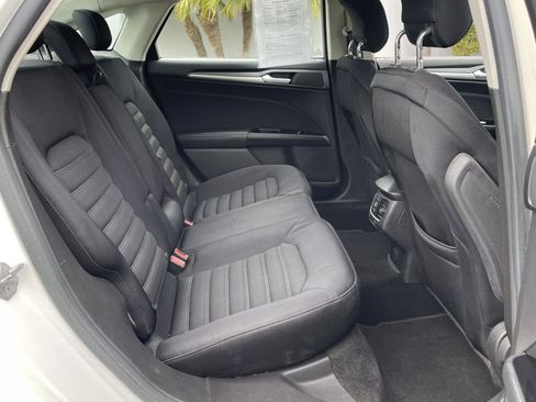 Used 2014 Ford Fusion SE image 26