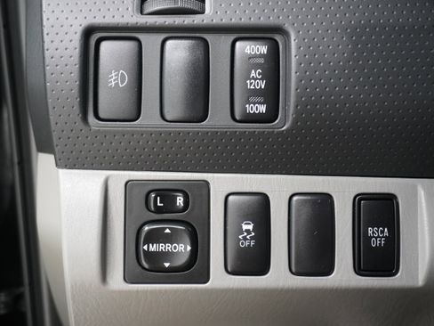 Used 2015 Toyota Tacoma TRD Sport w/ TRD Sport Package image 18