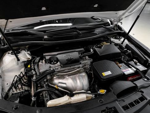 Used 2015 Toyota Camry SE FWD image 45