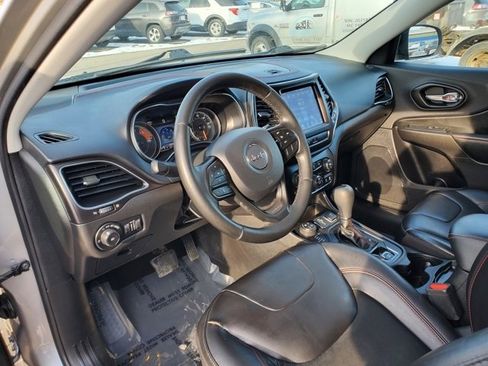 Certified 2020 Jeep Cherokee Trailhawk w/ Cold Weather Group image 10