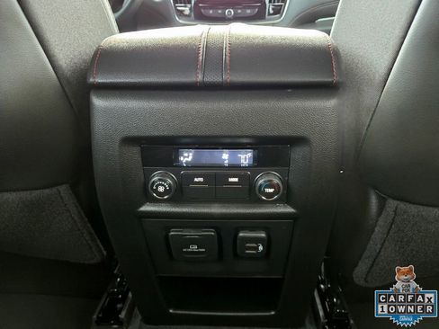 Used 2024 Chevrolet Traverse RS image 53