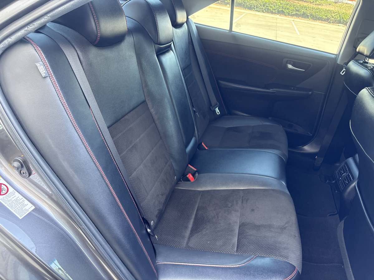 Used 2015 Toyota Camry XSE FWD image 13