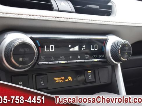 Used 2019 Toyota RAV4 XLE w/ Convenience Package FWD image 36