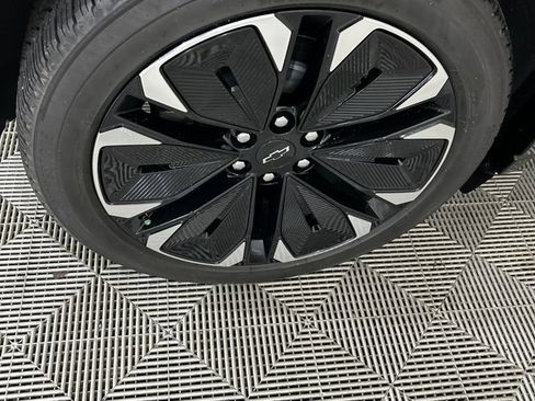 Certified 2024 Chevrolet Blazer EV RS image 18