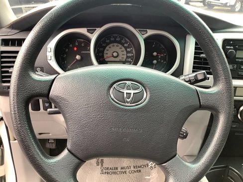 Used 2004 Toyota 4Runner SR5 RWD image 17