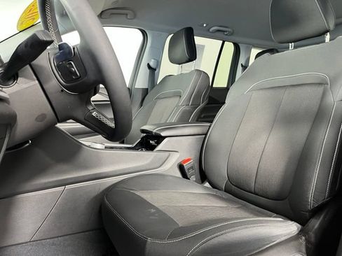 Used 2023 Jeep Grand Cherokee Laredo AWD/4WD image 17