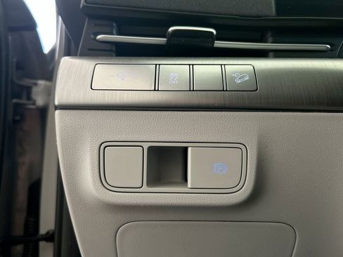 Used 2024 Hyundai Kona SEL FWD image 15
