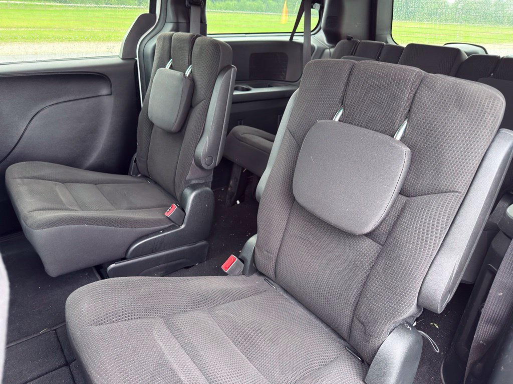 Used 2017 Dodge Grand Caravan SE FWD image 25