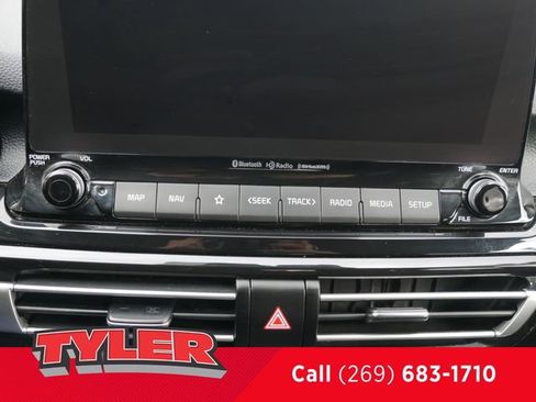 Used 2023 Kia Seltos EX image 30