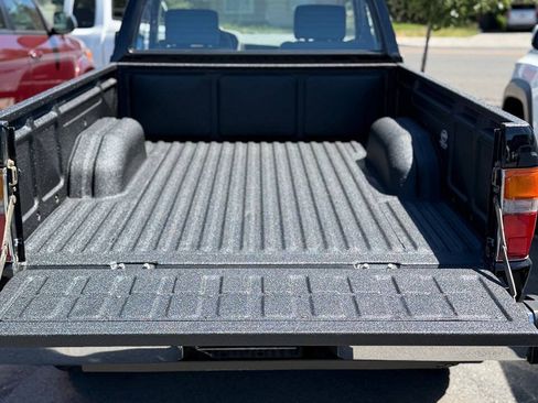 Used 2006 Toyota Tacoma 2WD Regular Cab image 76
