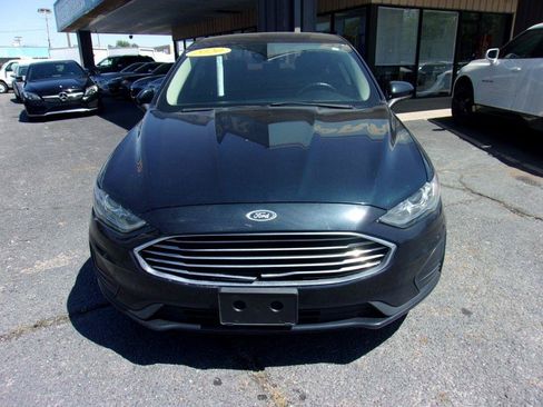 Used 2020 Ford Fusion SE FWD image 3