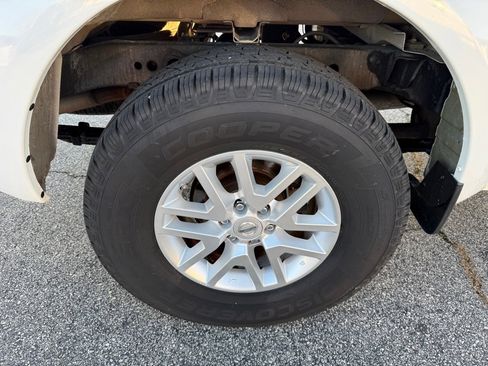 Used 2017 Nissan Frontier SV w/ SV Value Truck Package image 16