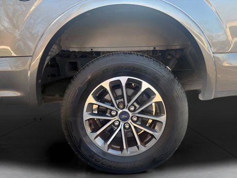 Used 2018 Ford F150 XLT w/ Equipment Group 302A Luxury image 8