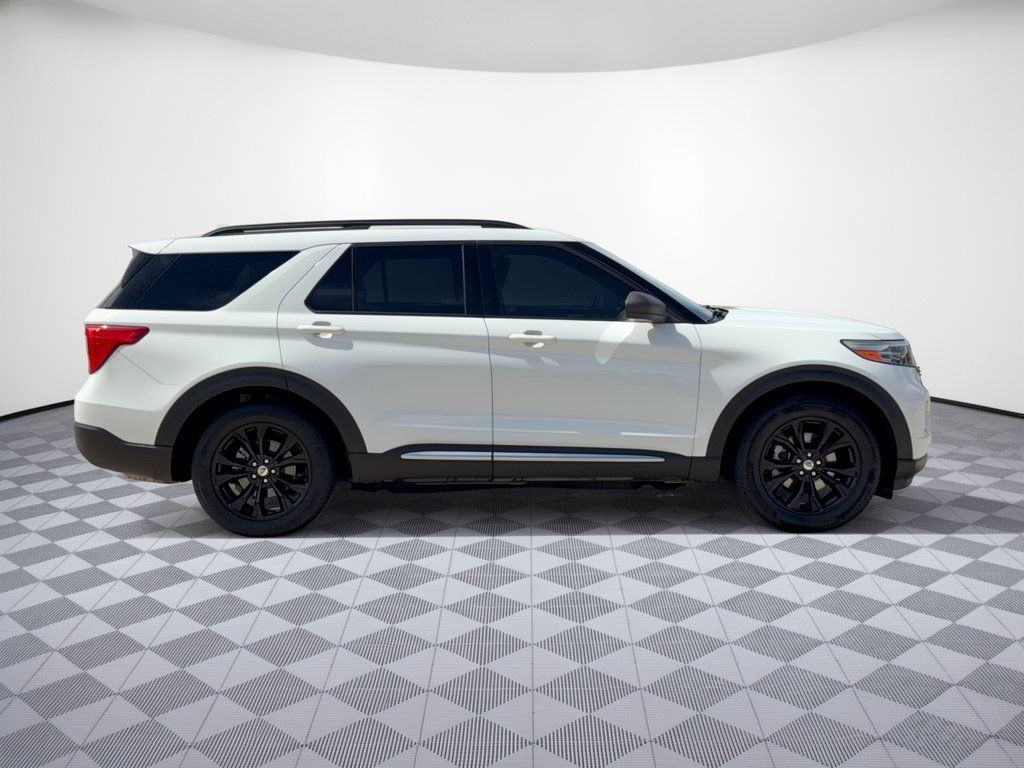 Used 2020 Ford Explorer XLT w/ Equipment Group 202A RWD image 8