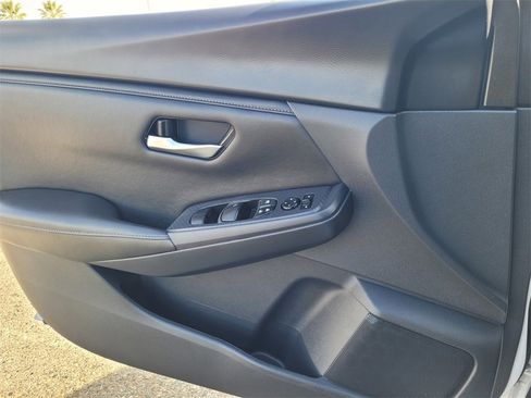 Used 2023 Nissan Sentra SV image 13