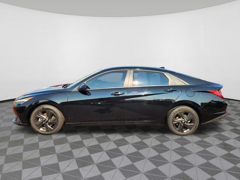 Certified 2023 Hyundai Elantra SEL FWD image 5