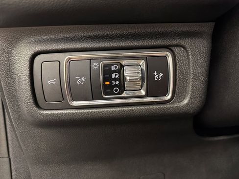 Used 2023 Lincoln Corsair AWD w/ Equipment Group 101A image 24