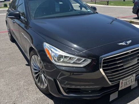 Used 2018 Genesis G90 3.3T Premium RWD image 3