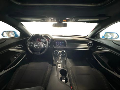 Used 2022 Chevrolet Camaro LT w/ Technology Package image 24