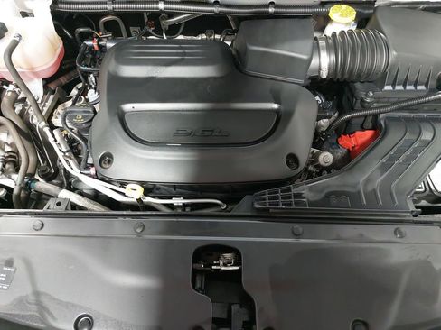 Used 2024 Chrysler Pacifica Touring-L image 52