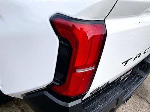 Used 2025 Toyota Tacoma SR image 29