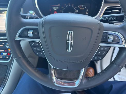 Used 2019 Lincoln Continental Reserve image 23