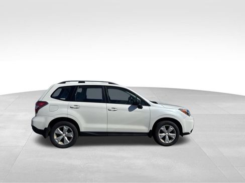 Used 2016 Subaru Forester 2.5i w/ Alloy Wheel Package AWD/4WD image 8