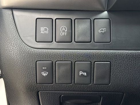 Used 2019 Toyota Highlander Limited FWD image 24