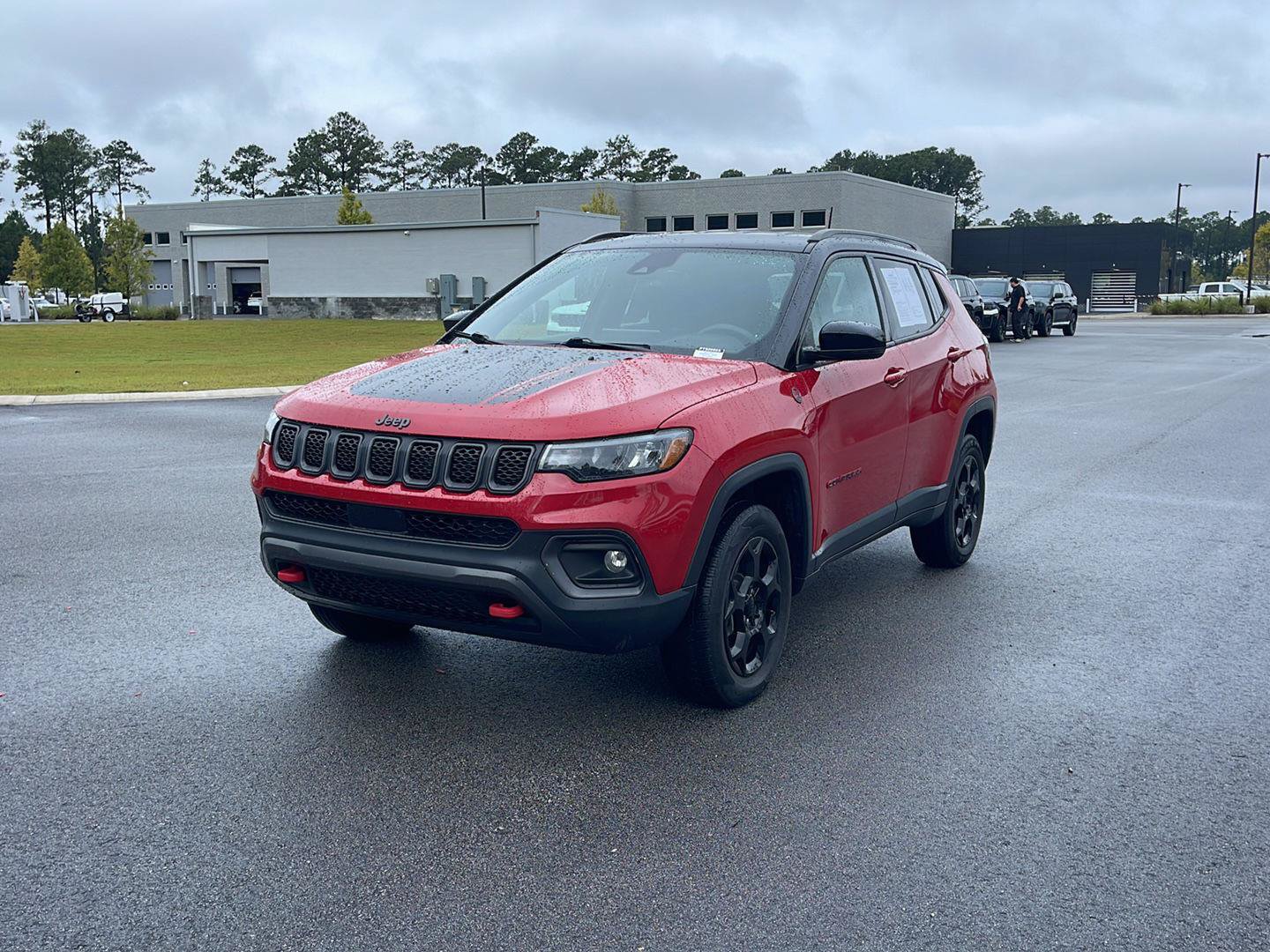 Used 2023 Jeep Compass Trailhawk AWD/4WD image 3