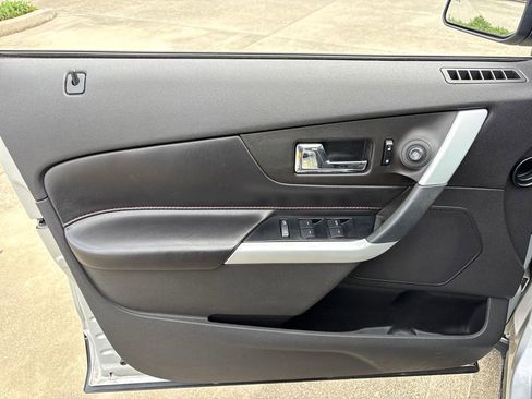 Used 2013 Ford Edge SEL image 16
