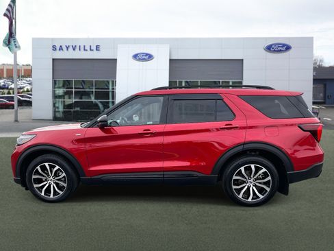 Used 2025 Ford Explorer ST-Line image 2