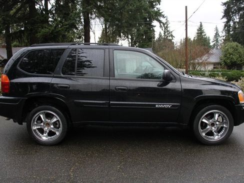 Used 2005 GMC Envoy SLE image 11