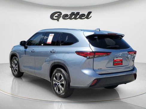 Used 2021 Toyota Highlander XLE image 7