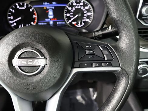 Used 2025 Nissan Altima 2.5 SV FWD image 37