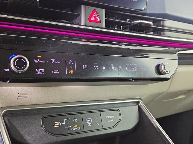 Certified 2025 Kia Carnival SX Prestige FWD image 19
