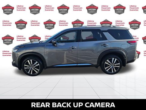 Used 2024 Nissan Pathfinder Platinum image 4